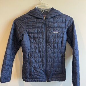 Patagonia Women’s Nanopuff Jacket- Navy size XSmall